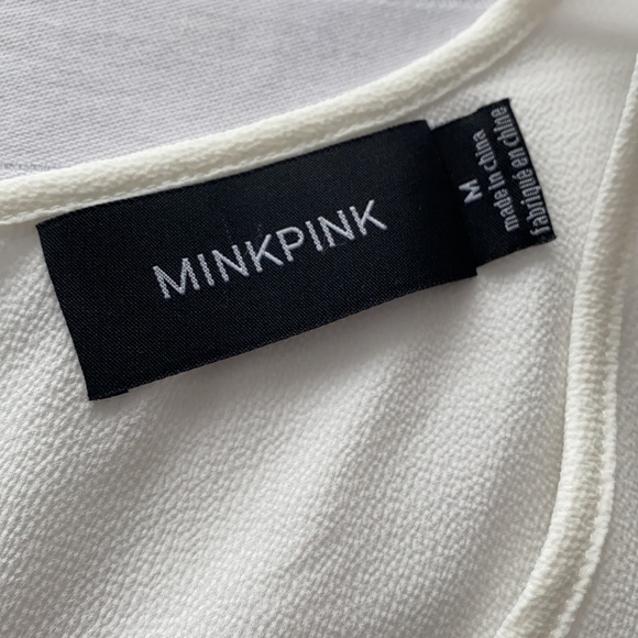 Minkpink ivory back button blouse. Boxy fit. Lace side panels. Size Medium. - Picture 2 of 8